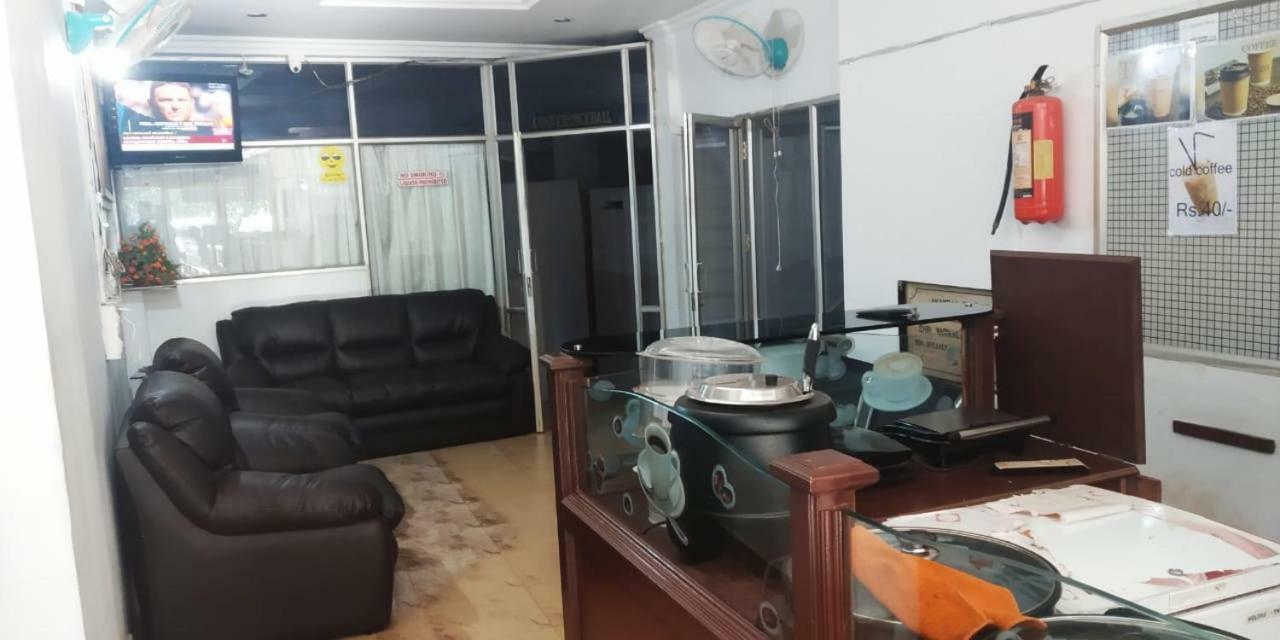 Anandan Tourist Home 바르칼라 외부 사진