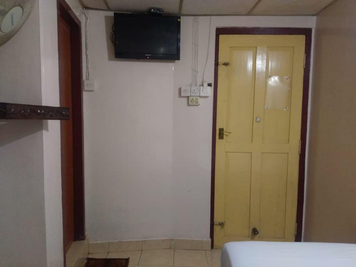 Anandan Tourist Home 바르칼라 외부 사진