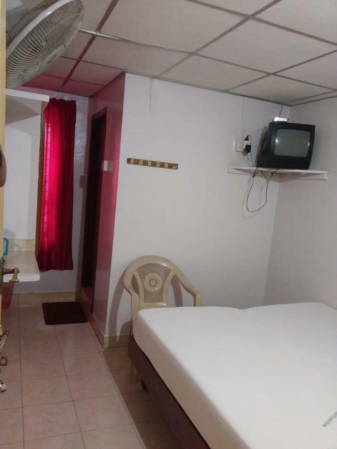 Anandan Tourist Home 바르칼라 외부 사진