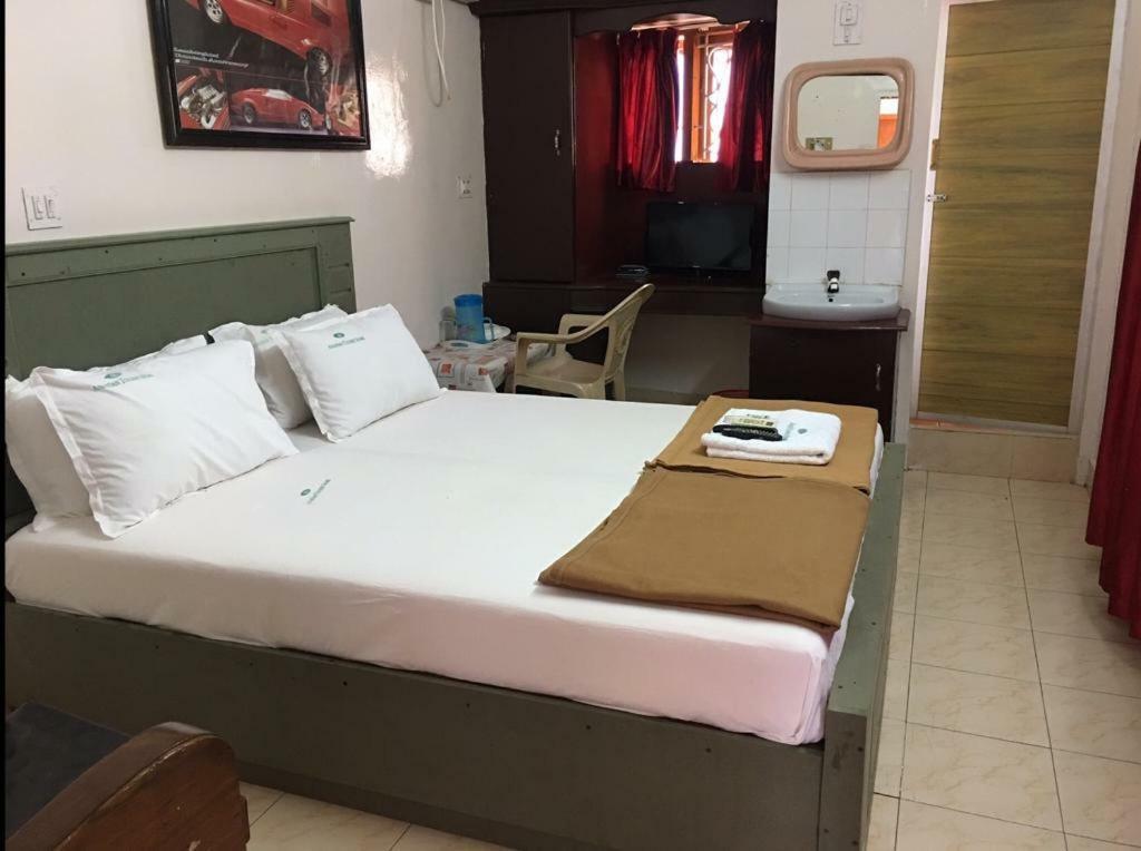 Anandan Tourist Home 바르칼라 외부 사진
