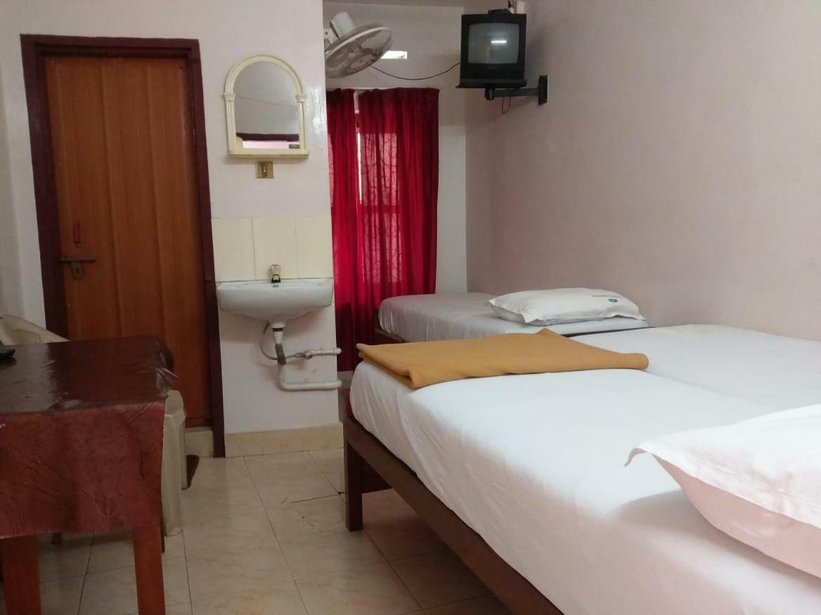 Anandan Tourist Home 바르칼라 외부 사진