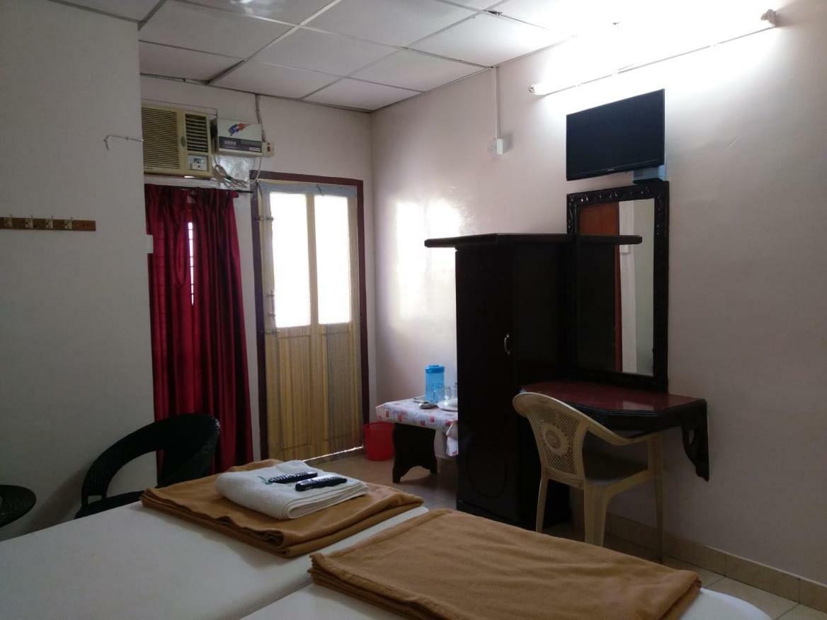 Anandan Tourist Home 바르칼라 외부 사진