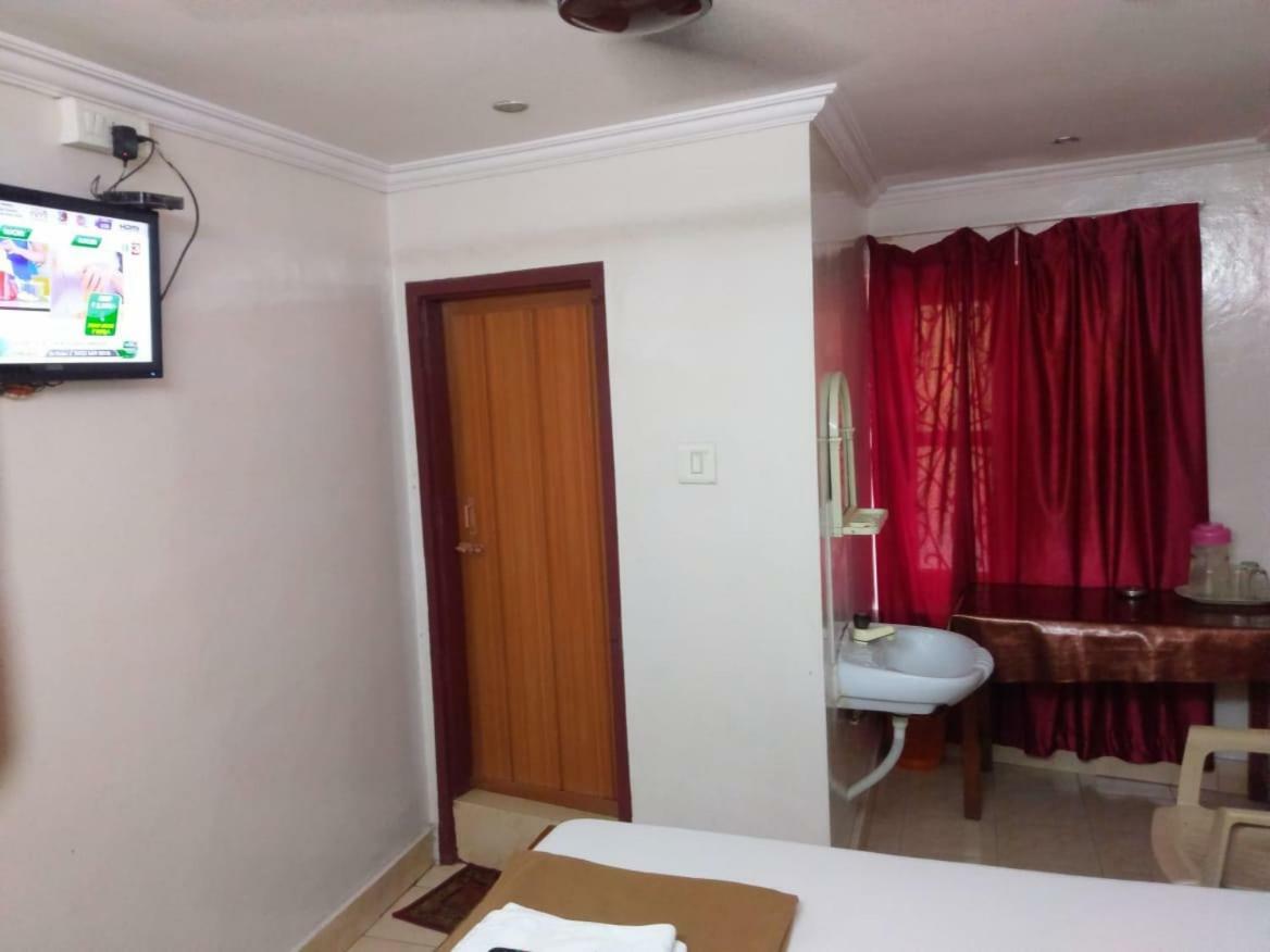 Anandan Tourist Home 바르칼라 외부 사진
