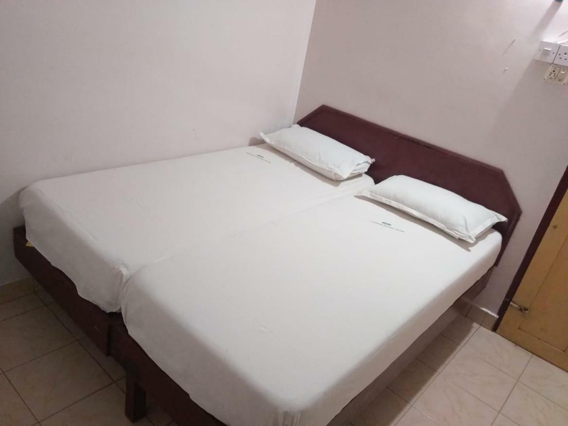 Anandan Tourist Home 바르칼라 외부 사진